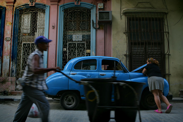 Car Trouble #3 : Havana : Cuba