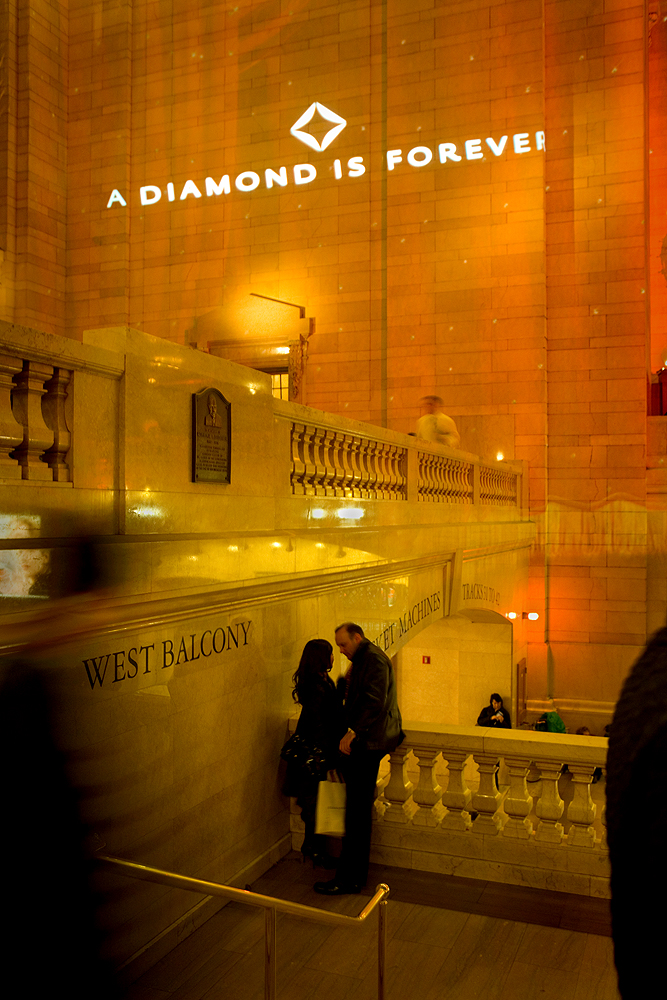 Romance shopping - Grand Central Station NYC