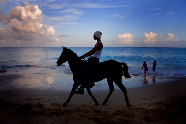 The lone rider - Bahamas
