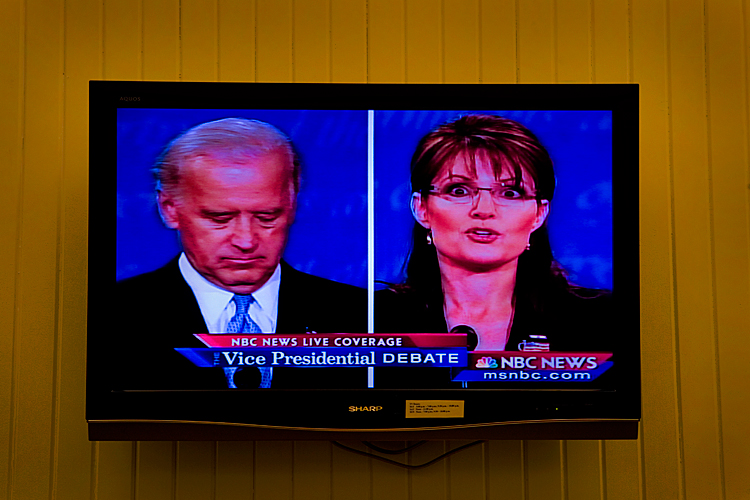 Is She Crazy or is it Just Me ? Palin Biden TV Debate : Portsmouth : Rhode Island USA