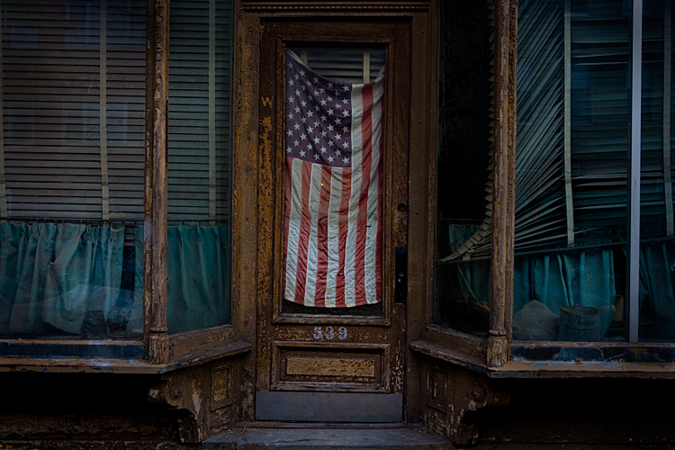 Economic Blight USA  :  Williamsburg : NYC