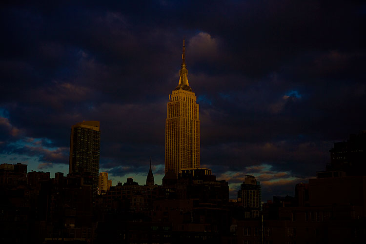Empire State Sun Light and Storm : Midtown Manhattan : NYC