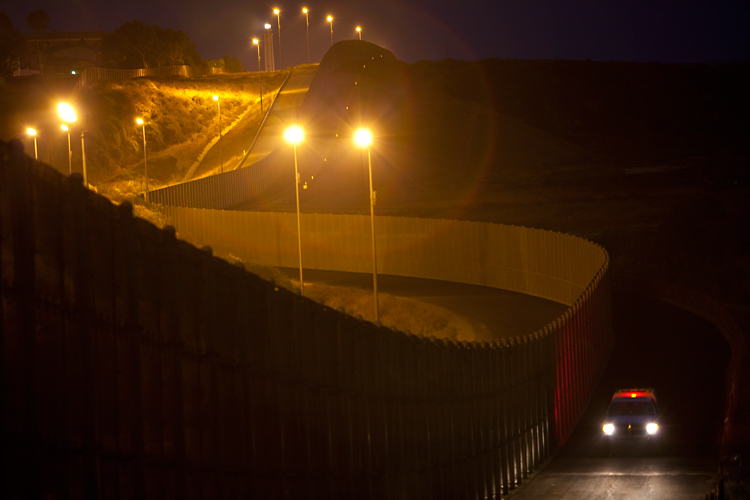 USA Mexico International Border Fence : Border Field : California