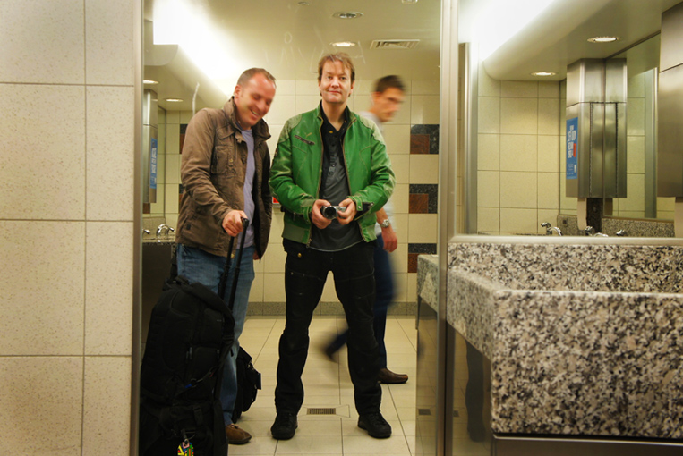 Matt and Jez in the Bathroom :  Atlanta HJ Airport : USA