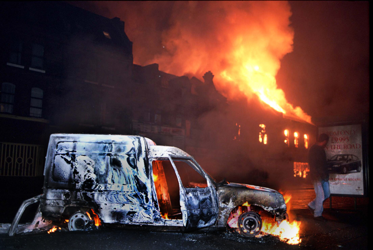 Belfast Burning in the Troubles : Handshake to End it All ? : Northern Ireland : UK