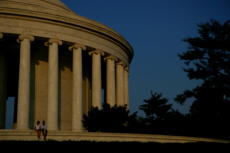 The Writing on the Golden Wall : Jefferson Memorial DC