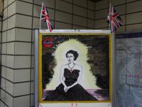 Drawing of The Queen : Caledonian Road Tube Station : London