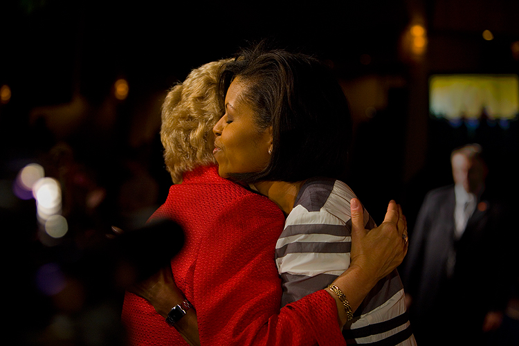 Michelle Obama Hug : Connecticut Av Hilton : DC