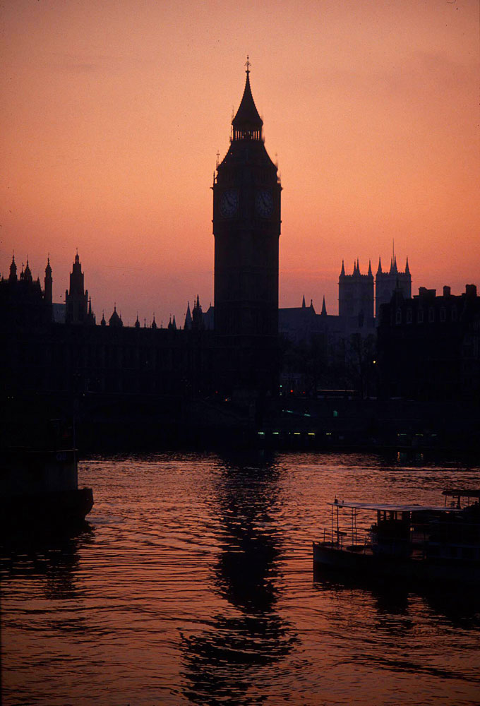 Big Ben Houses of Parliament Over the Thames : London : UK