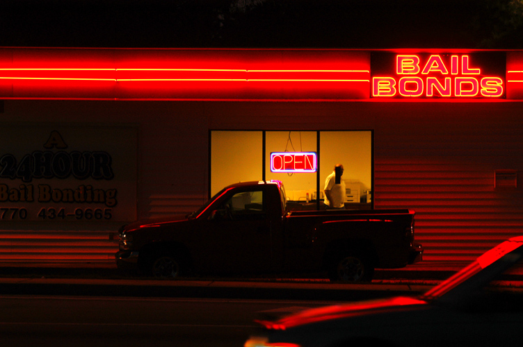 Bail Bonds Working Through the Heat of the Night : Atlanta : GA