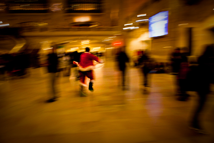 Cutting it Fine Santa : Grand Central : New York City