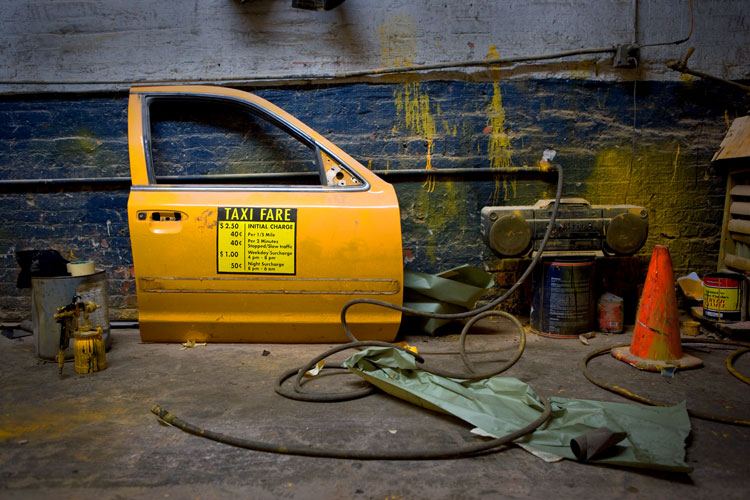 Taxi Door Spray Shop : NYC : USA