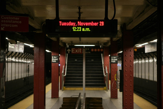 7 line at night, NYC